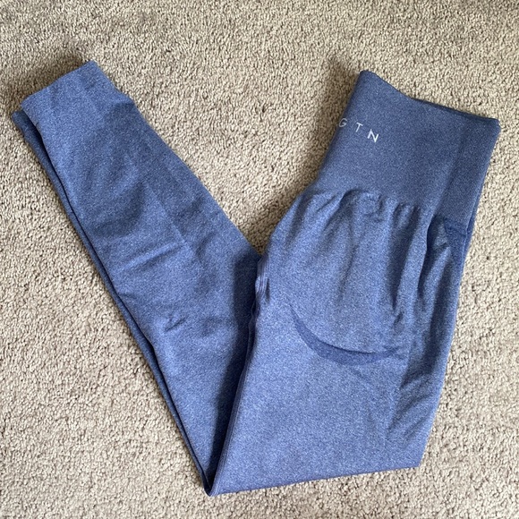 NVGTN brand new never worn scrunch butt leggings - Picture 2 of 3